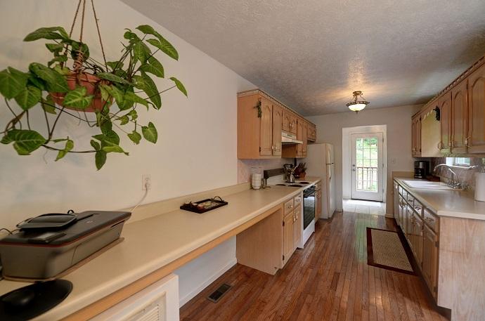3322 Cranmore Cove Road Dayton, TN 37321 - Photo 5 of 28 5.01-3322 cranmore kitchen 3