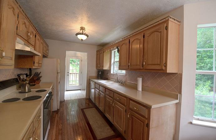 3322 Cranmore Cove Road Dayton, TN 37321 - Photo 7 of 28 5.2-3322 cranmore cove kitchen 4