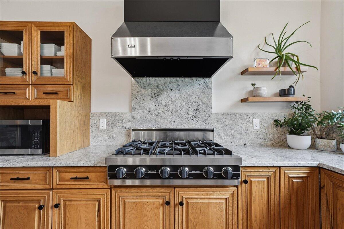 718 North Old Suman Road Valparaiso, IN 46383 - Photo 12 of 56 1200x800
