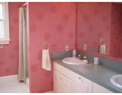 6 Barbara Road Hopkinton, MA 01748 - Photo 14 of 24 Gallery Image 14