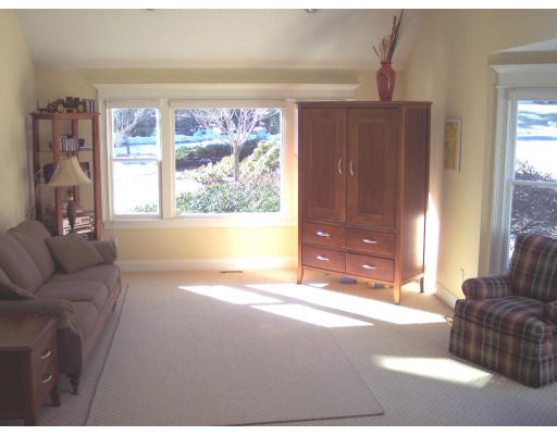 6 Barbara Road Hopkinton, MA 01748 - Photo 5 of 24 Gallery Image 5