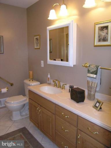 10010 Ellis Road Manassas, VA 20111 - Photo 15 of 26 Bath #2