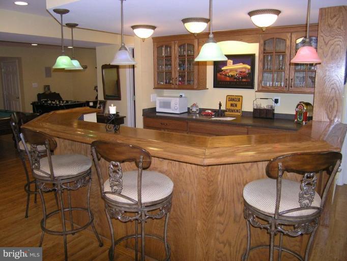 10010 Ellis Road Manassas, VA 20111 - Photo 17 of 26 Wet Bar