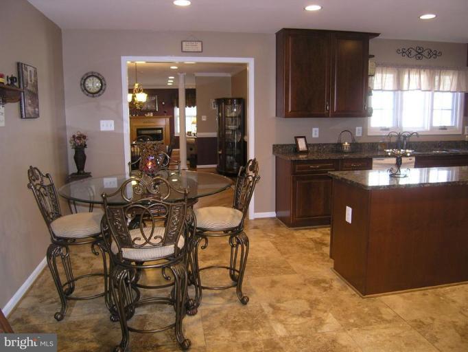 10010 Ellis Road Manassas, VA 20111 - Photo 5 of 26 Breakfast Area