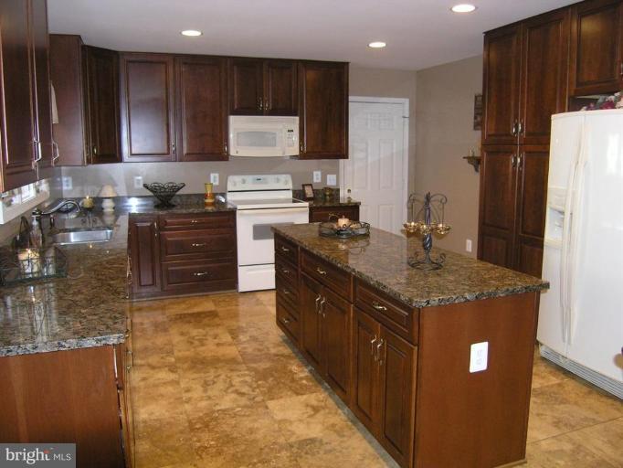 10010 Ellis Road Manassas, VA 20111 - Photo 6 of 26 Kitchen