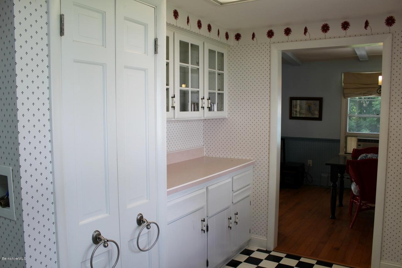 65 Harding Street Pittsfield, MA 01201 - Photo 22 of 37 Kitchen