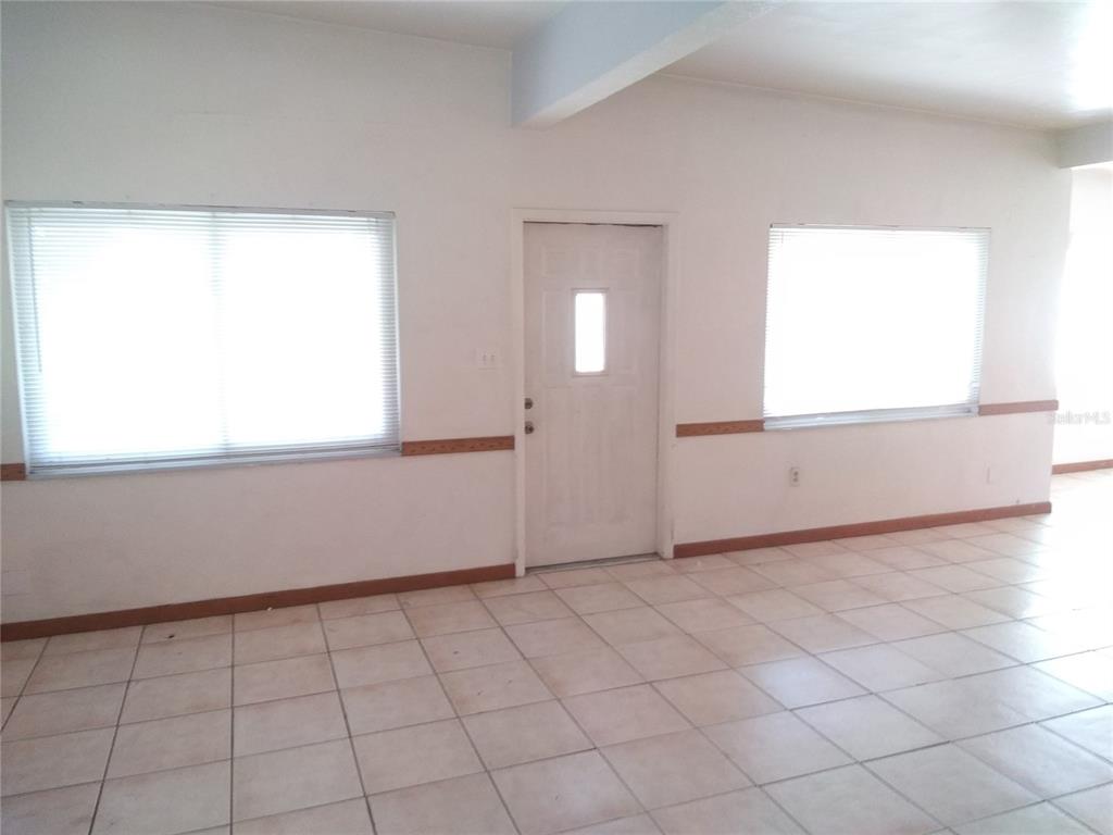 5160 102nd Way North St. Petersburg, FL 33708 - Photo 3 of 23