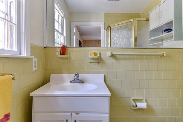 33 Maynard Road Sudbury, MA 01776 - Photo 9 of 17 Gallery Image 9