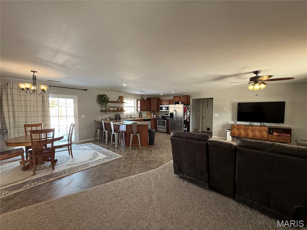 115 Stone Rdg Drive Hannibal, MO 63401 - Photo 2 of 21