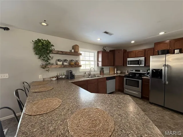 $261,000 | 115 Stone Rdg Drive, Hannibal, MO 63401