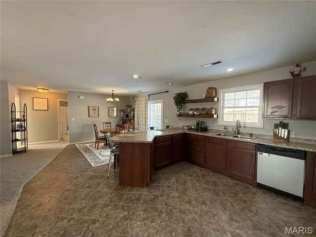 $261,000 | 115 Stone Rdg Drive, Hannibal, MO 63401