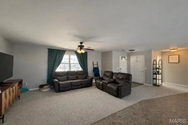 $261,000 | 115 Stone Rdg Drive, Hannibal, MO 63401