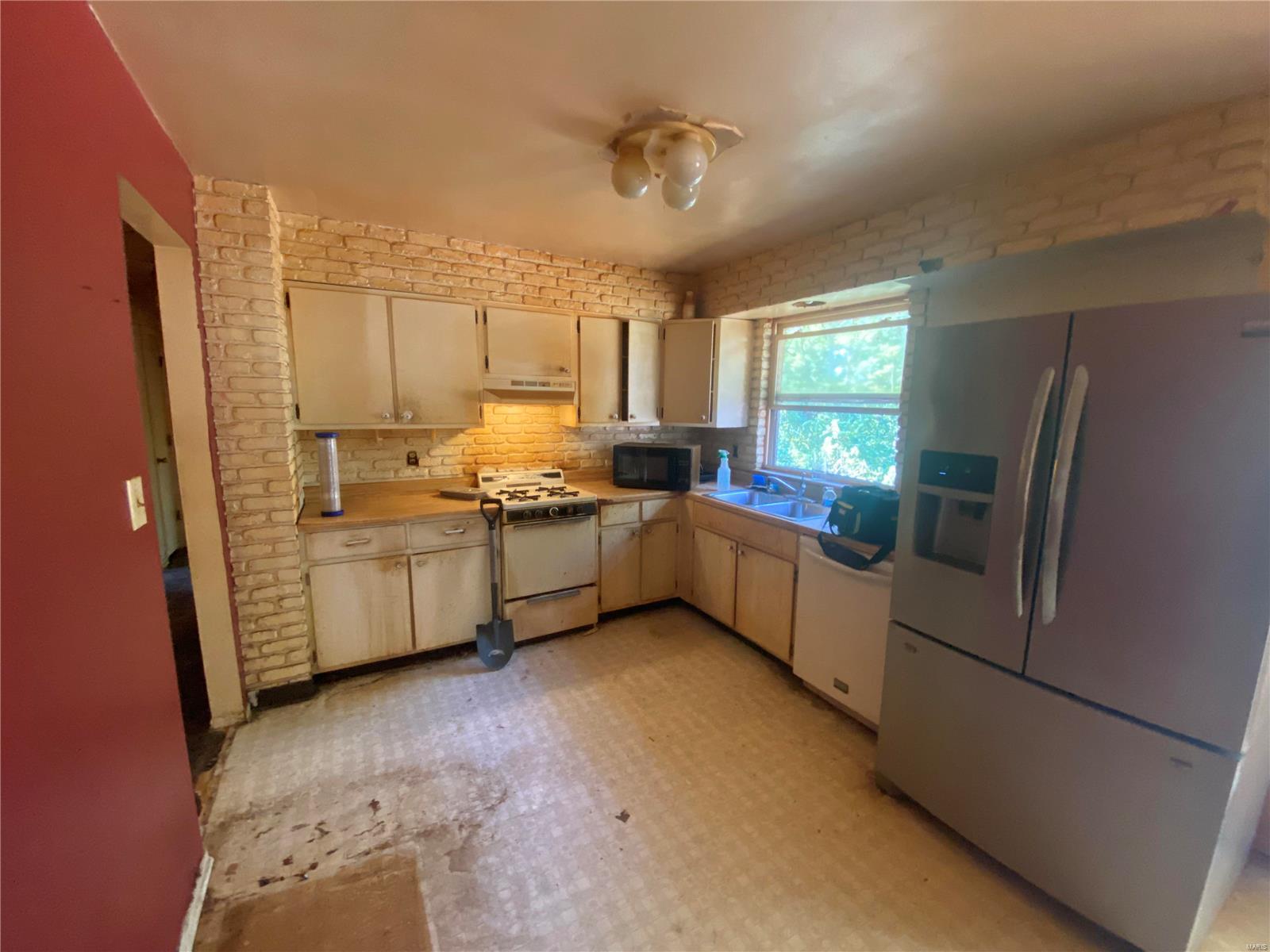 27 Laura Drive St. Peters, MO 63376 - Photo 4 of 20