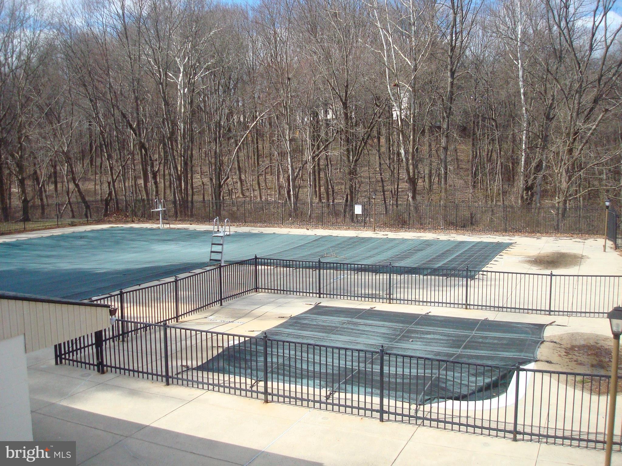 18612 Walkers Choice Road, Unit 2 Gaithersburg, MD 20886 - Photo 26 of 26 Community pool