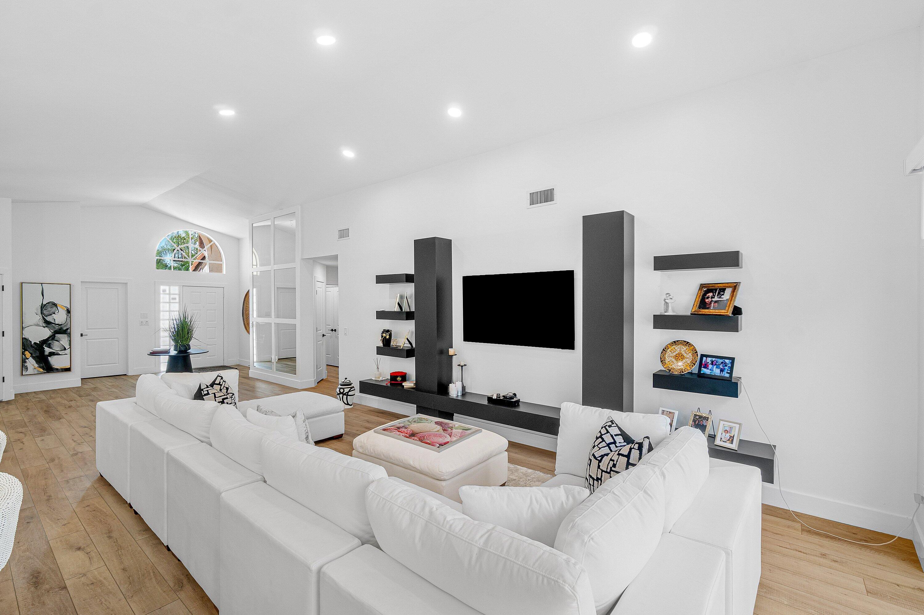 7164 Via Palomar Boca Raton, FL 33433 - Photo 12 of 40 013-7164ViaPalomar-BocaRaton-FL-33433-SM