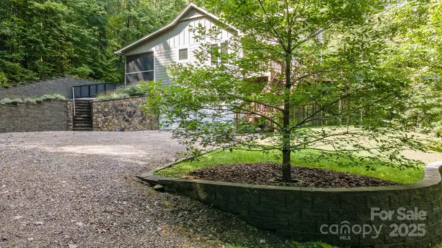 $599,000 | 476 Old Buck Lane, Franklin, NC 28734