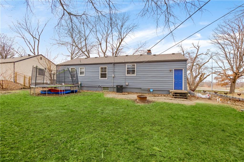 8513 Blue Ridge Boulevard Kansas City, MO 64138 - Photo 12 of 14