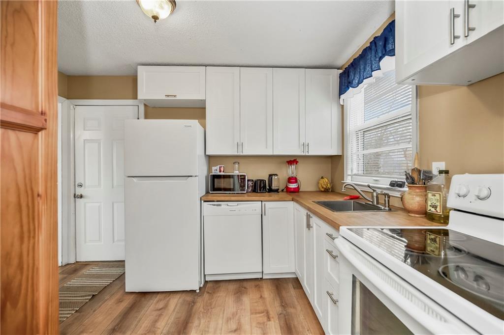 8513 Blue Ridge Boulevard Kansas City, MO 64138 - Photo 4 of 14