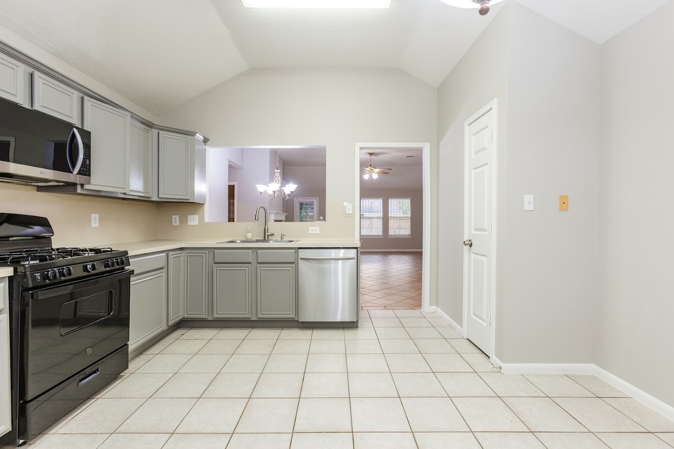 11727 Inga Lane Houston, TX 77064 - Photo 3 of 23