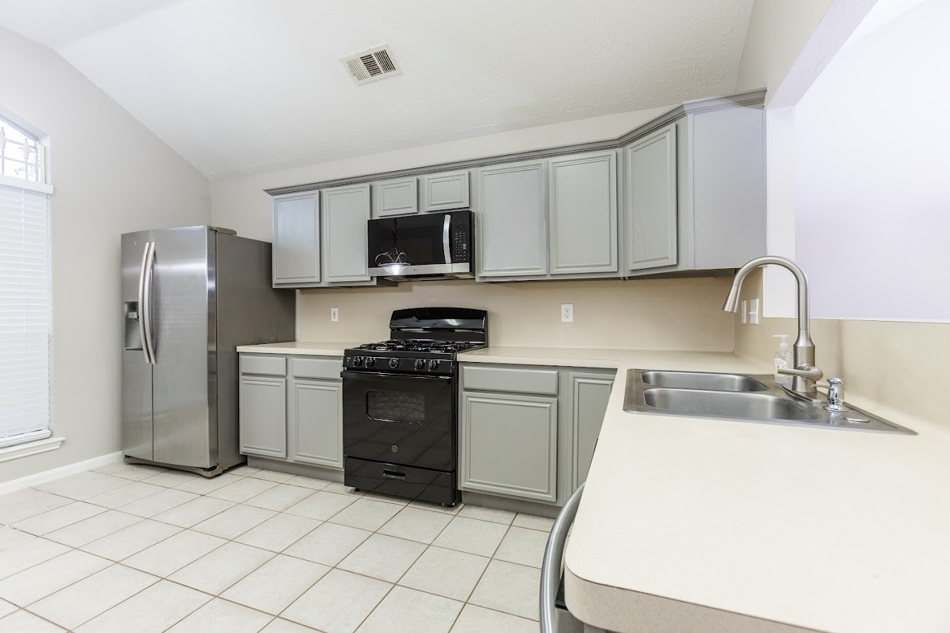 11727 Inga Lane Houston, TX 77064 - Photo 4 of 23