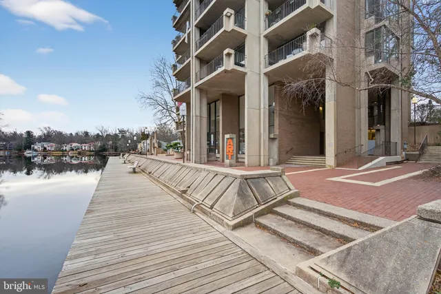 $375,000 | 11400 Washington Plaza West, Unit 1303, Reston, VA 20190