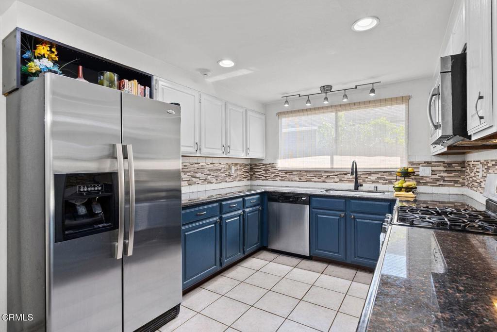 3600 Oarfish Lane Oxnard, CA 93035 - Photo 13 of 29 3600 Oarfish Kitchen Pic 1 final
