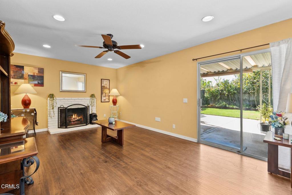 3600 Oarfish Lane Oxnard, CA 93035 - Photo 8 of 29 3600 Oarfish Family Room Pic 3 Final