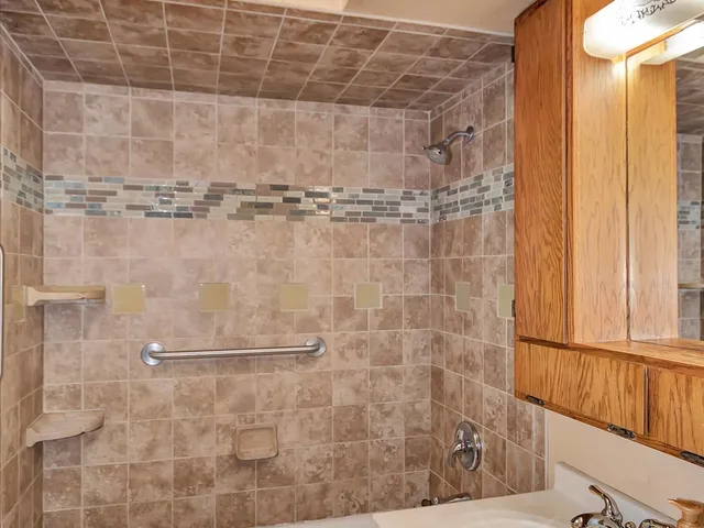 $275,000 | 7948 Merrimac Avenue, Burbank, IL 60459