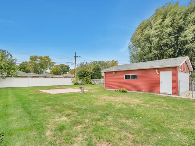 $275,000 | 7948 Merrimac Avenue, Burbank, IL 60459