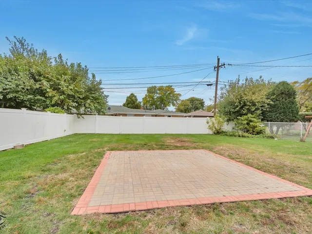 $275,000 | 7948 Merrimac Avenue, Burbank, IL 60459