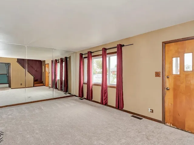 $275,000 | 7948 Merrimac Avenue, Burbank, IL 60459