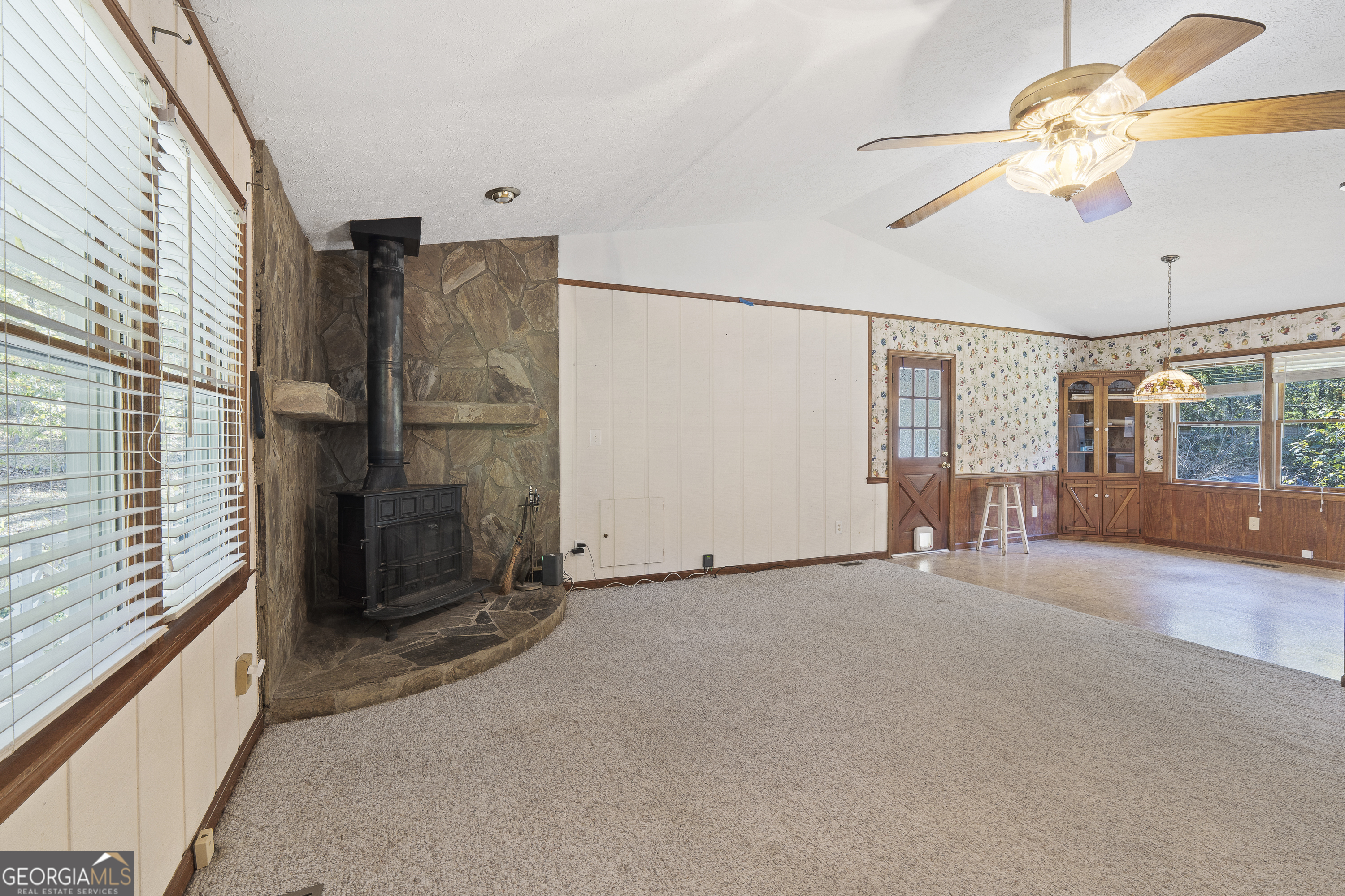 124 Coppergate Lane Macon, GA 31211 - Photo 14 of 46 a view of an empty room with a window