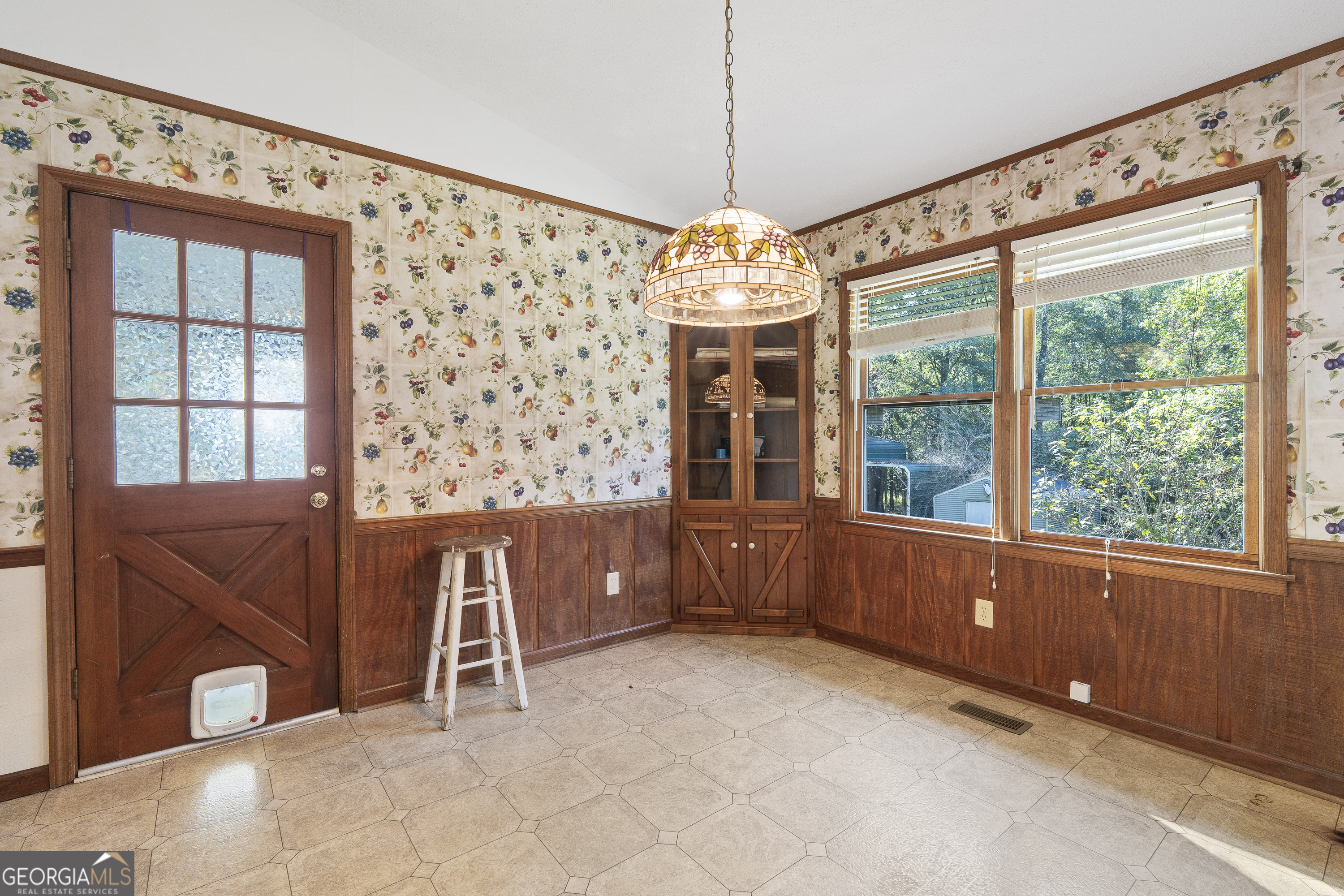 124 Coppergate Lane Macon, GA 31211 - Photo 17 of 46 a view of an empty room with a window