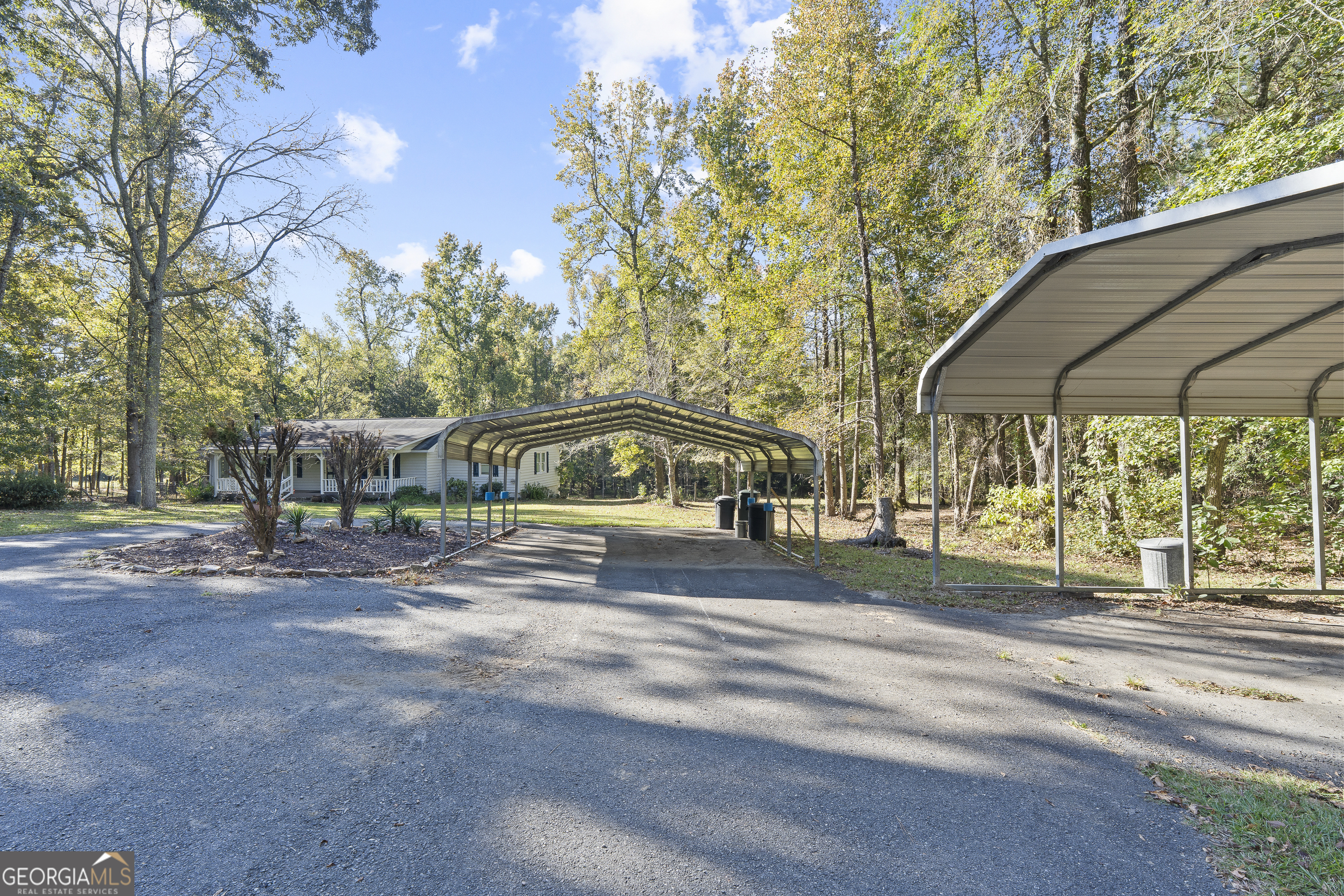 124 Coppergate Lane Macon, GA 31211 - Photo 3 of 46 a front view of a house with a yard