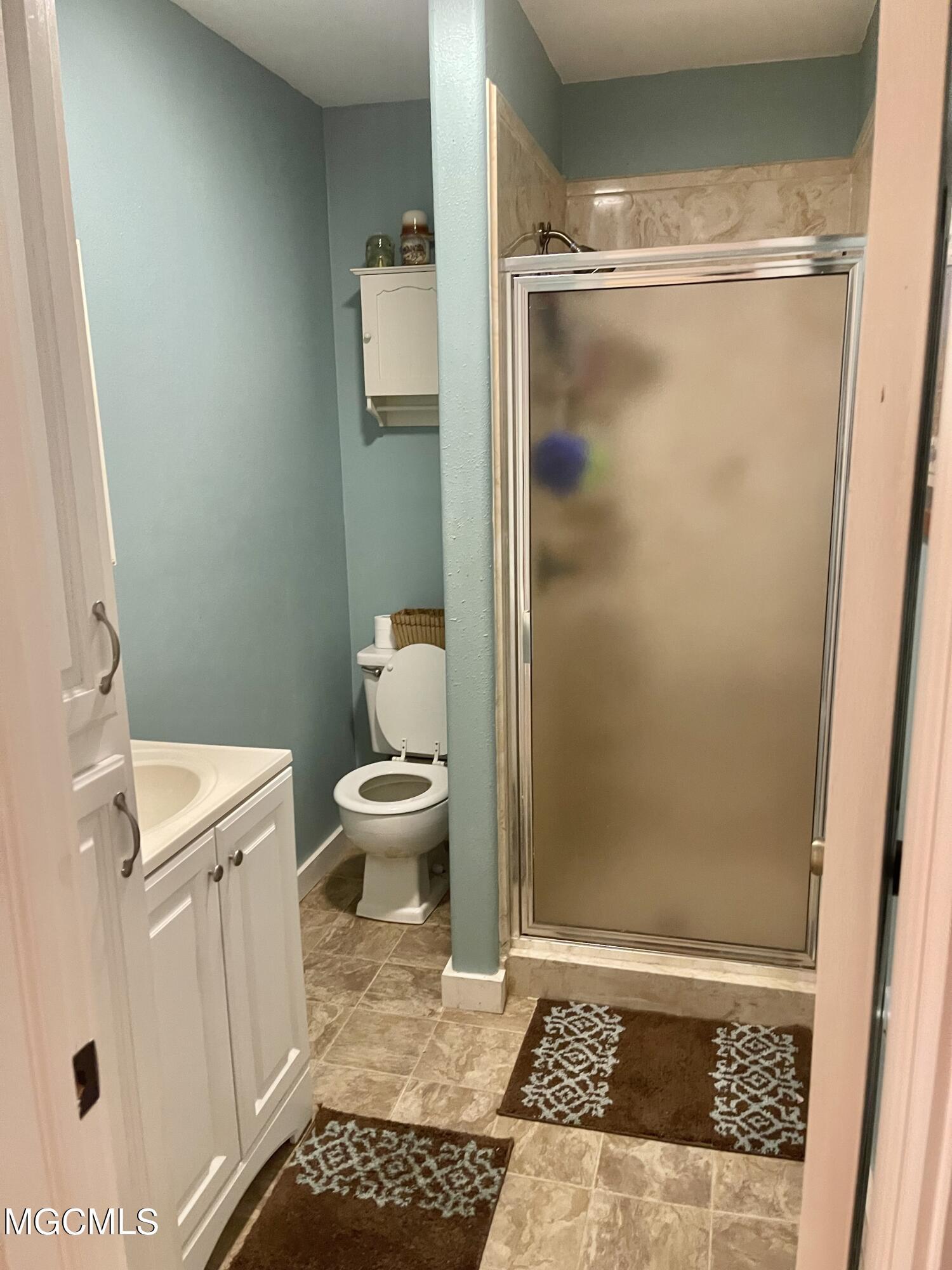 13807 John Lee Road Biloxi, MS 39532 - Photo 24 of 28 Upstairs Bath