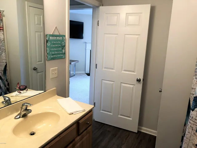 $2,100 | 633 Spencer-Farlow Drive, Unit 20, Carolina Beach, NC 28428