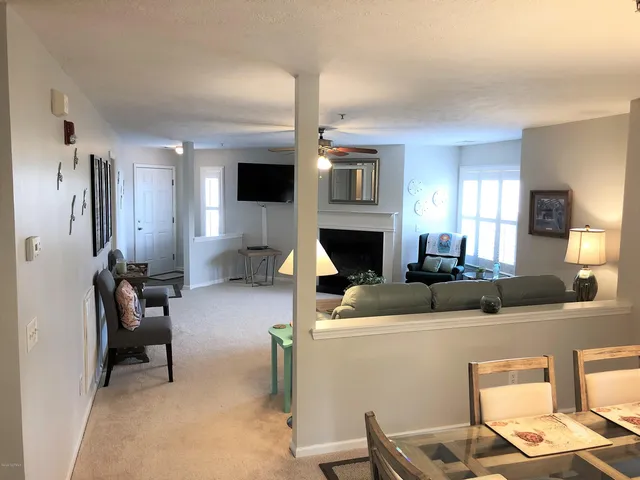 $2,100 | 633 Spencer-Farlow Drive, Unit 20, Carolina Beach, NC 28428