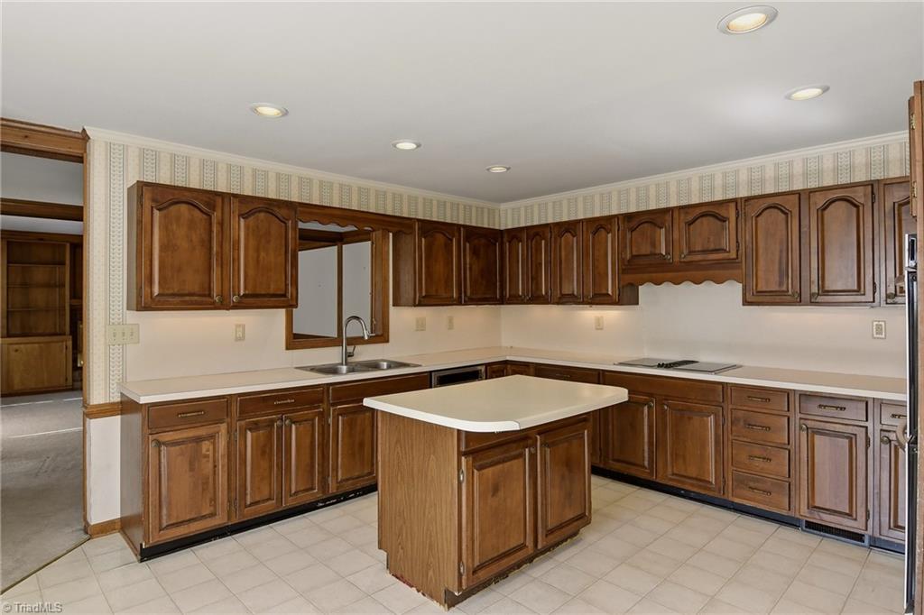 1011 Greenhurst Road Winston-Salem, NC 27104 - Photo 14 of 35