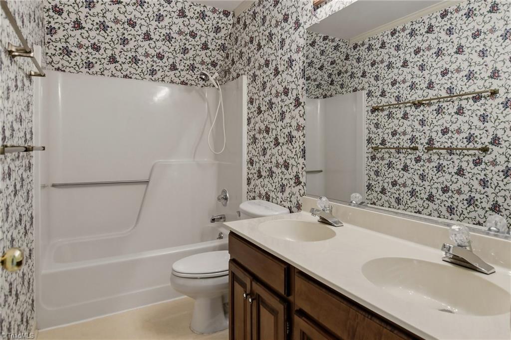 1011 Greenhurst Road Winston-Salem, NC 27104 - Photo 26 of 35