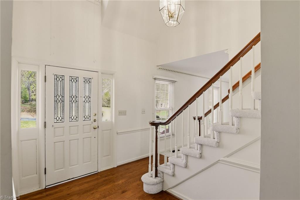 1011 Greenhurst Road Winston-Salem, NC 27104 - Photo 4 of 35