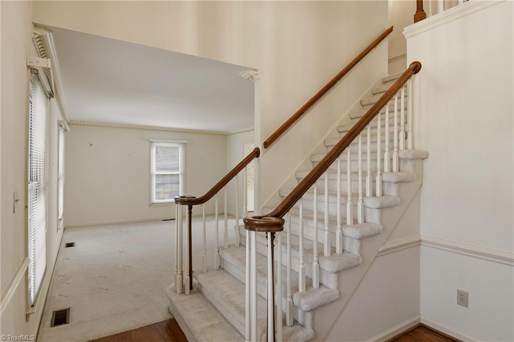 1011 Greenhurst Road Winston-Salem, NC 27104 - Photo 5 of 35