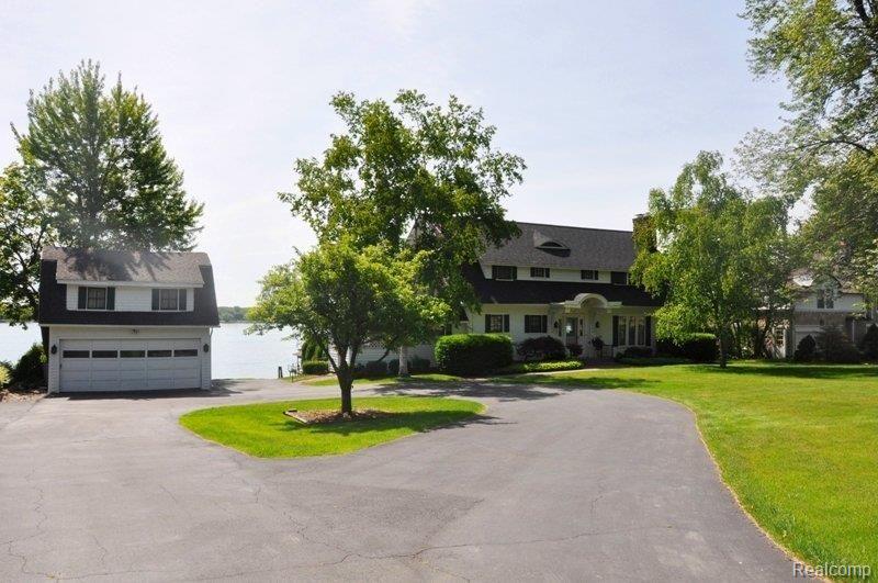 1004 North Riverside Avenue St. Clair, MI 48079 - Photo 1 of 13 DSC_0006 JP