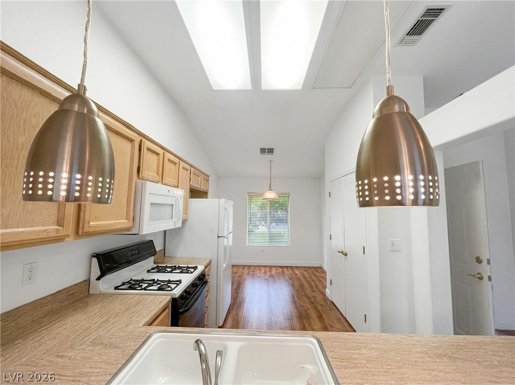 2146 Chapman Ranch Drive Henderson, NV 89012 - Photo 4 of 6