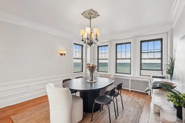 $245,000 | 7321 South South Shore Drive, Unit 8D, Chicago, IL 60649