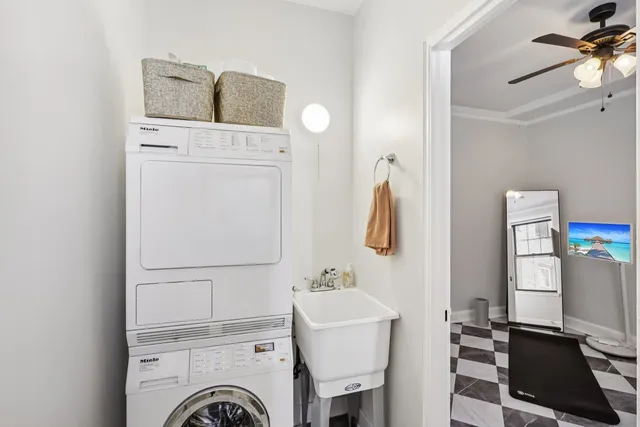 $245,000 | 7321 South South Shore Drive, Unit 8D, Chicago, IL 60649