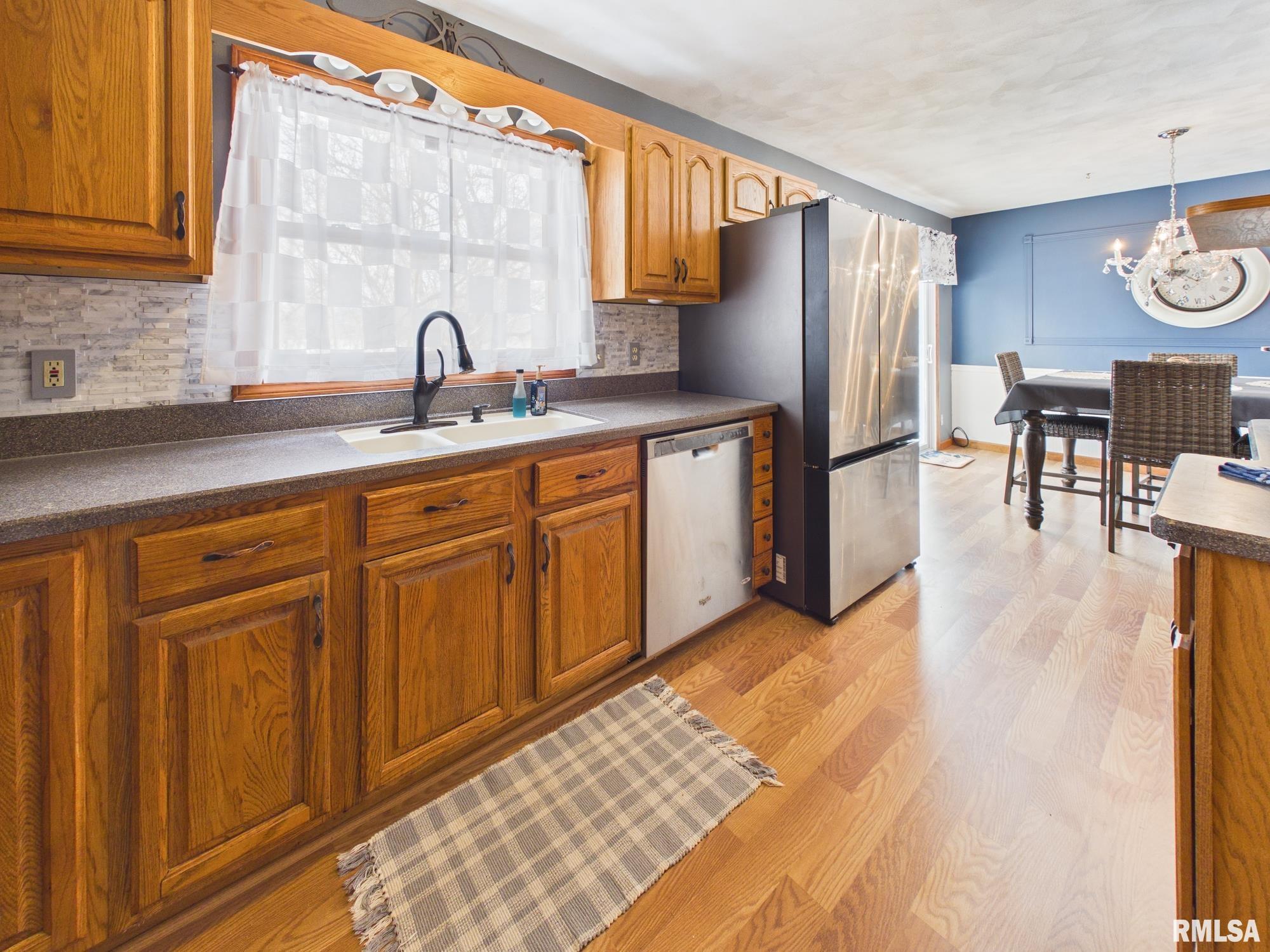 1623 Village Green Road Petersburg, IL 62675 - Photo 15 of 43