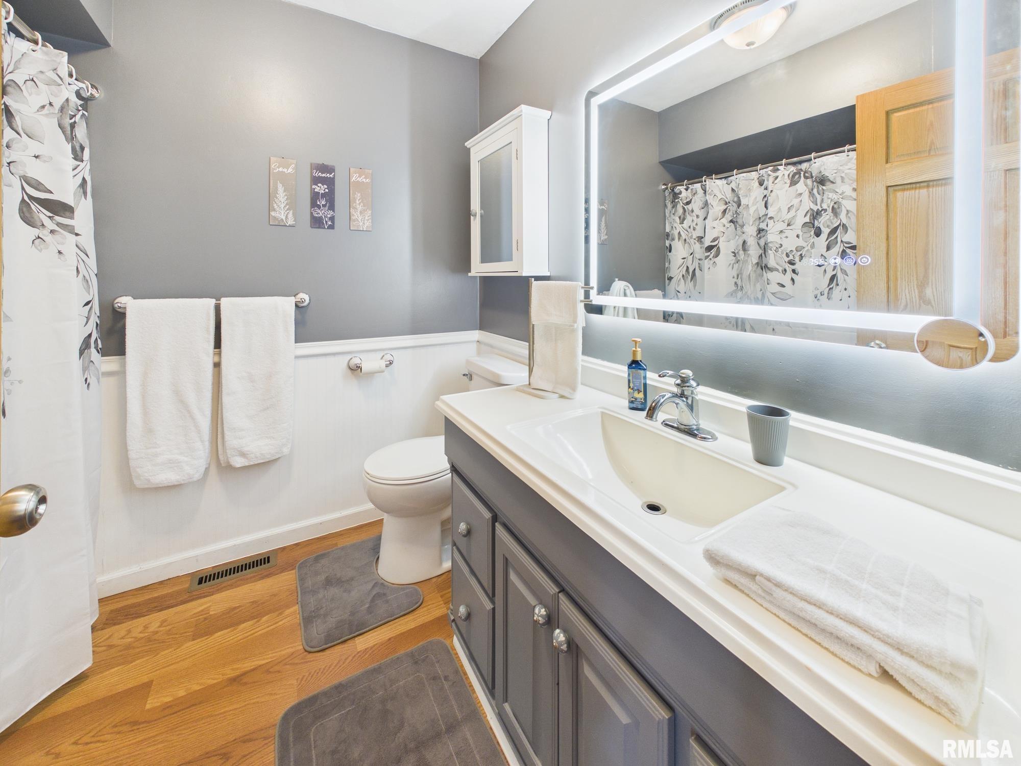 1623 Village Green Road Petersburg, IL 62675 - Photo 16 of 43