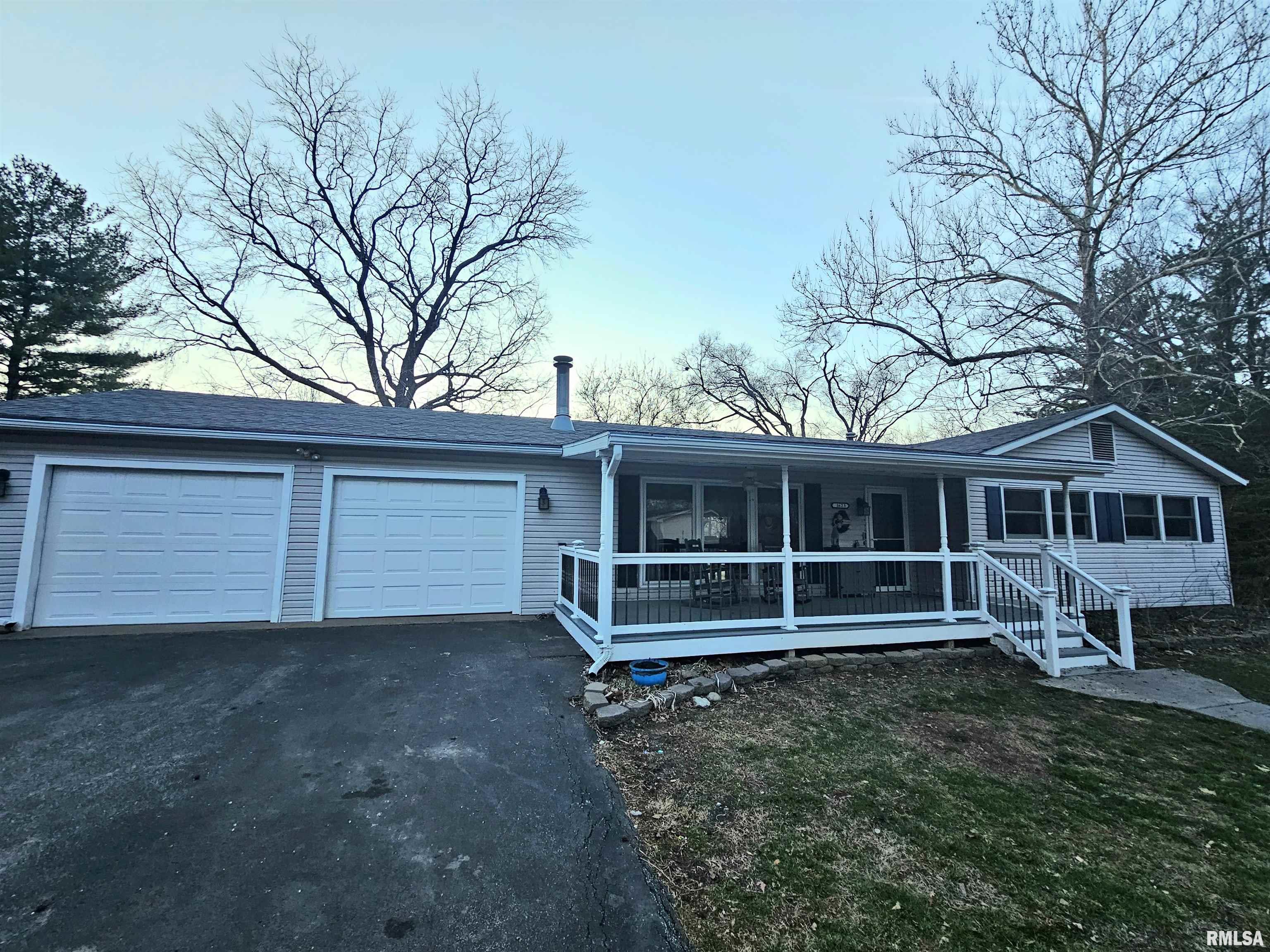 1623 Village Green Road Petersburg, IL 62675 - Photo 2 of 43