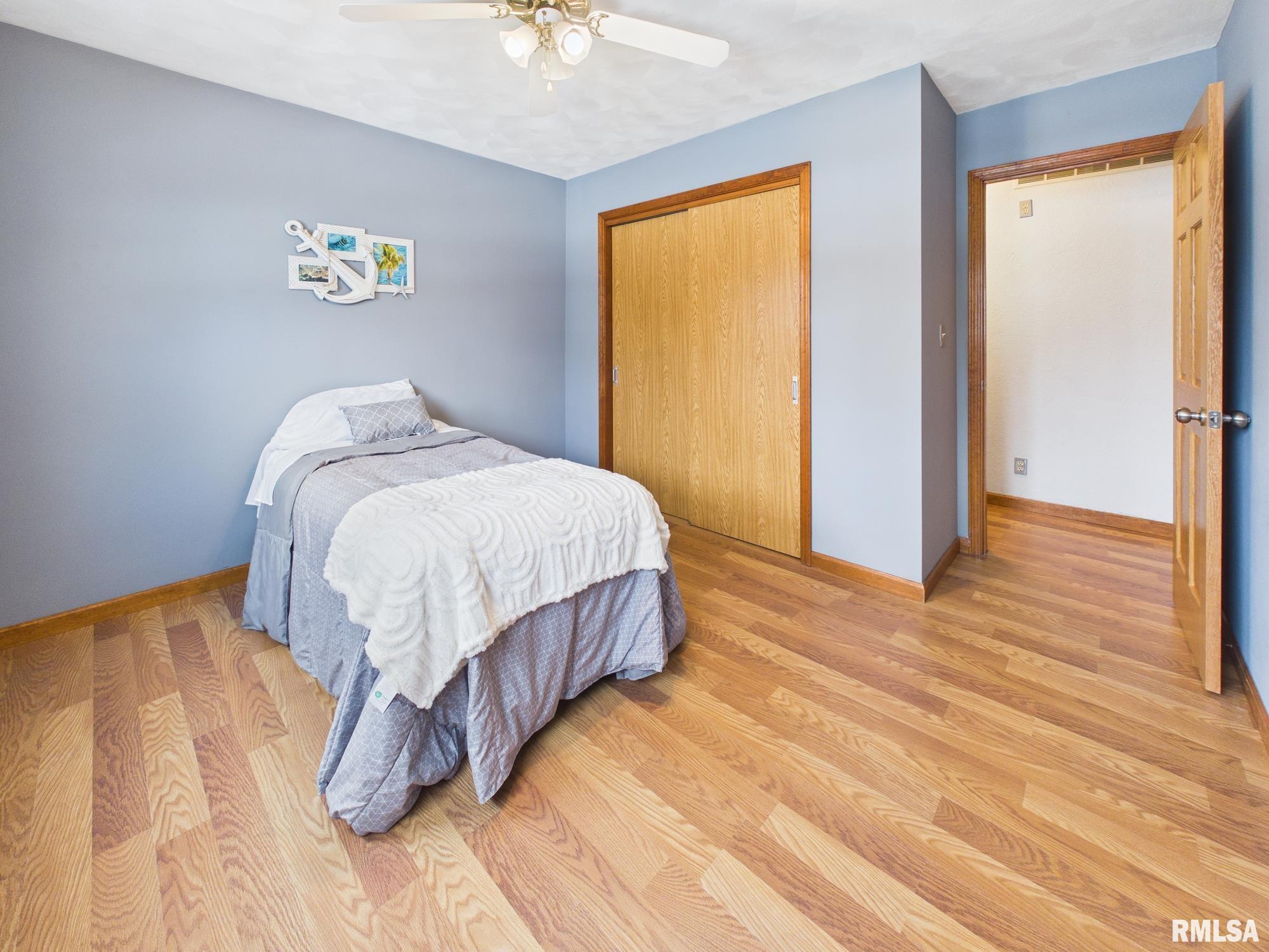 1623 Village Green Road Petersburg, IL 62675 - Photo 22 of 42