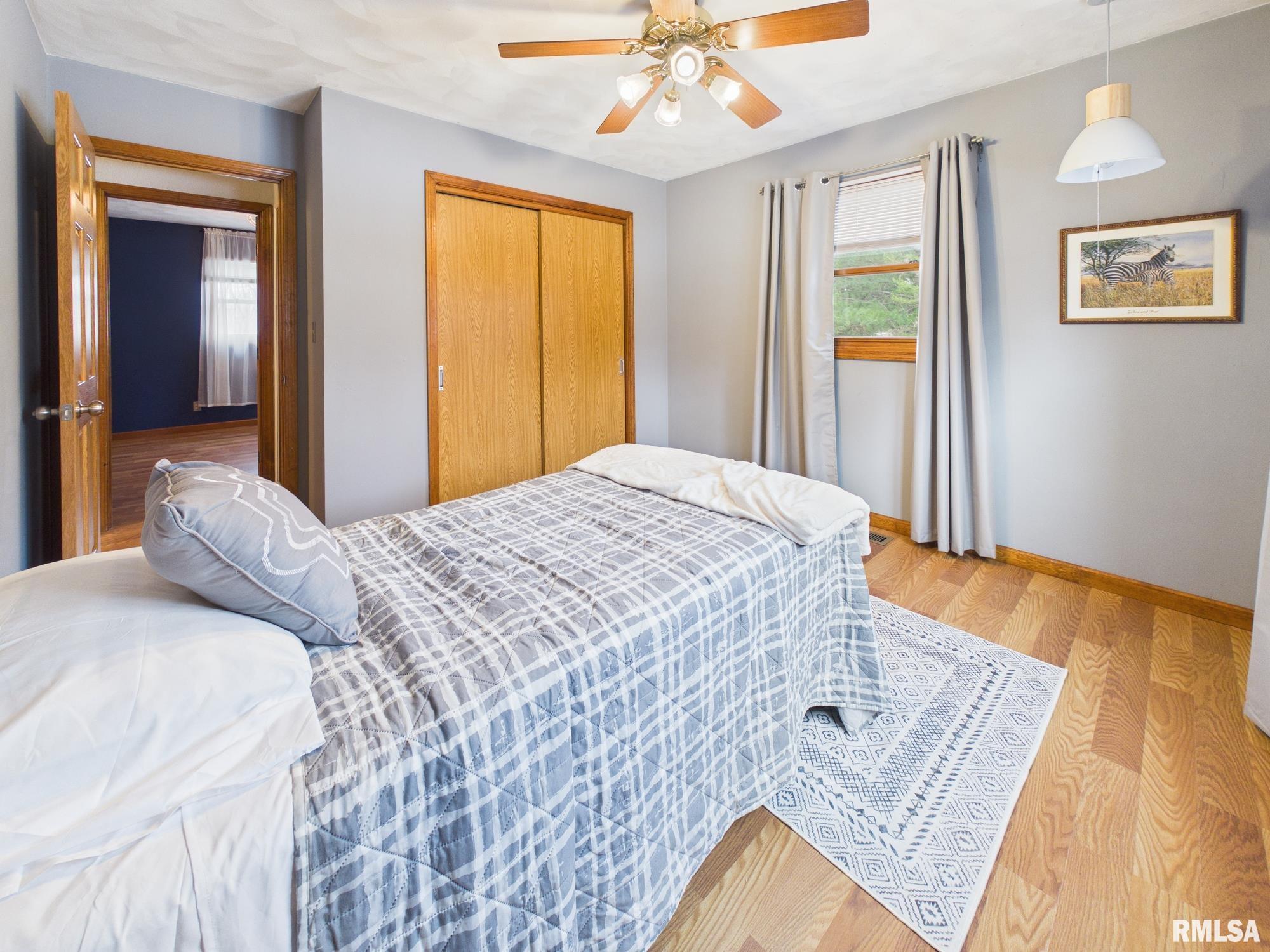 1623 Village Green Road Petersburg, IL 62675 - Photo 27 of 43